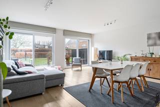 Instapklare woning met 4 slaapkamers en ZO tuin in het centrum van KontichAlgemeen:- Gelegen in een semi-afgesloten, privatief en autoluw domein...