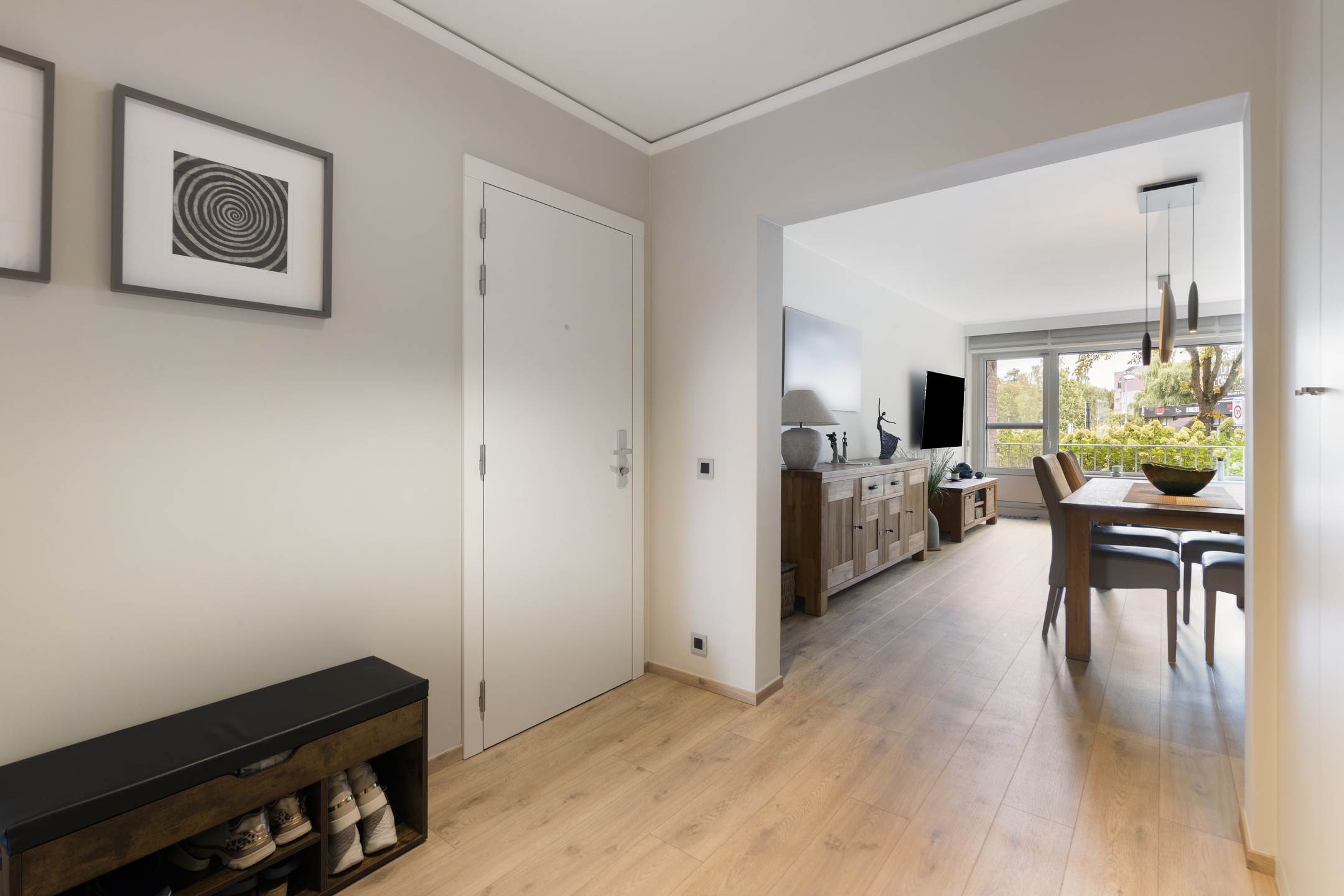 Instapklaar, 2 slaapkamers, gesloten garagebox op toplocatie - foto 4