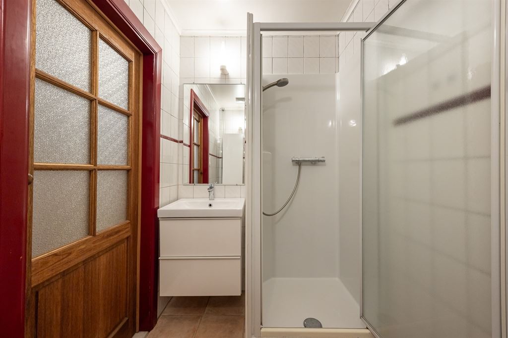 Ruim gelijkvloers kantoor met multifunctionele achterbouw - foto 3