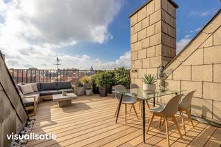 Instapklaar, netjes onderhouden duplexappartement van maar liefst 189m², op de derde verdieping, met o.a. 3 slaapkamers, 2 badkamers en...