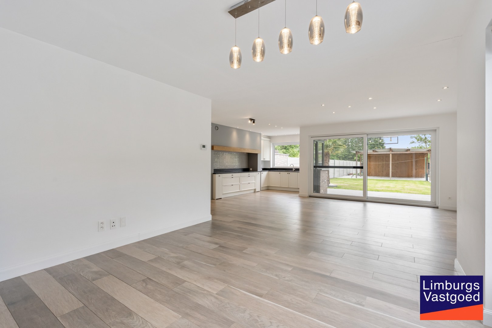 Exclusieve gezinswoning, 283m², 5 slpk, praktijkruimte op toplocatie - foto 5