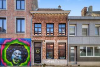 Voor wie authenticiteit en karakter weet te waarderen, is deze uitzonderlijke woning een zeldzame vondst. Gelegen in het pittoreske Rupelmonde, op...