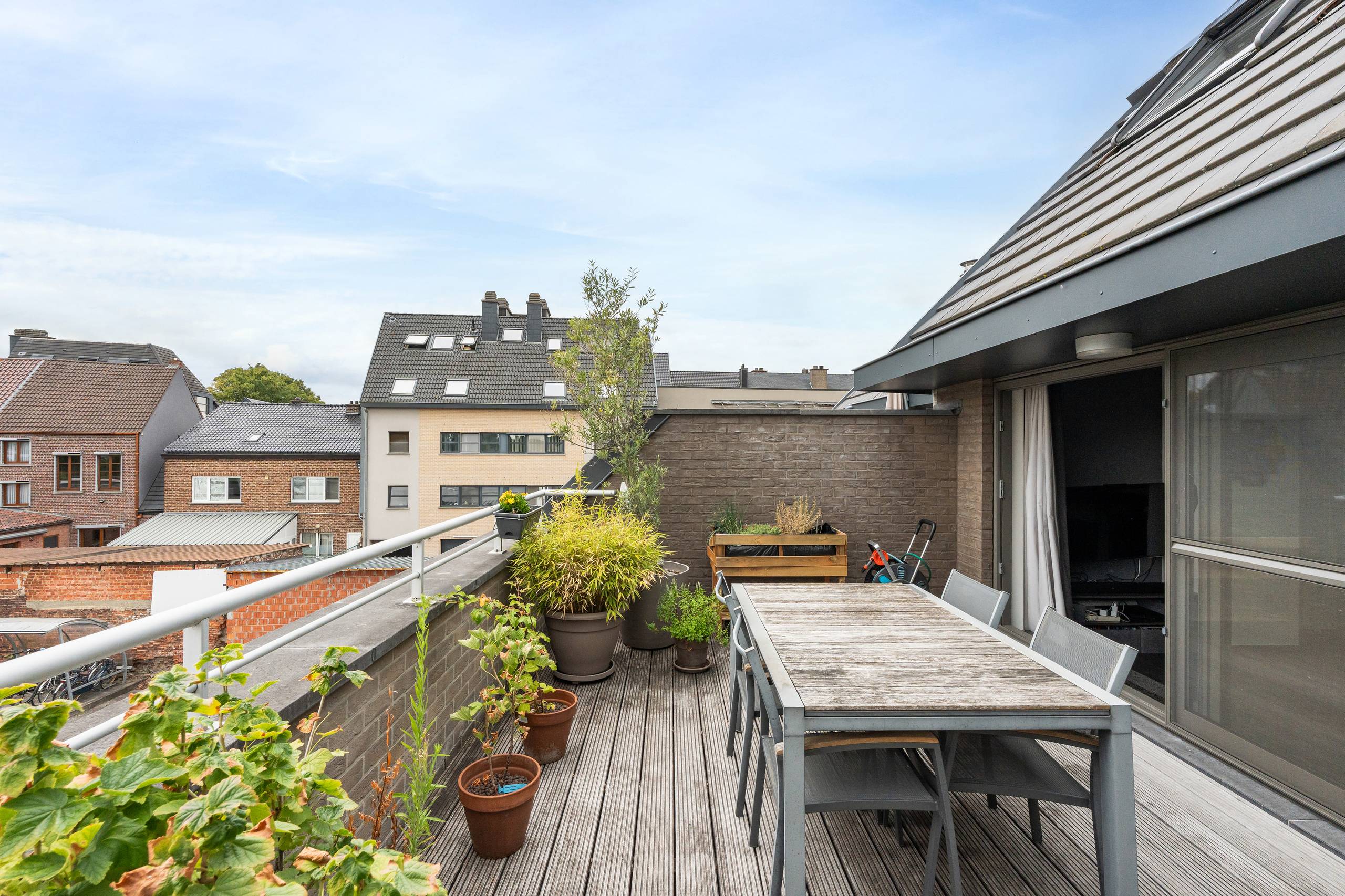 Duplex met 2 slpk, terras en parkeerplaats in Erembodegem - foto 3