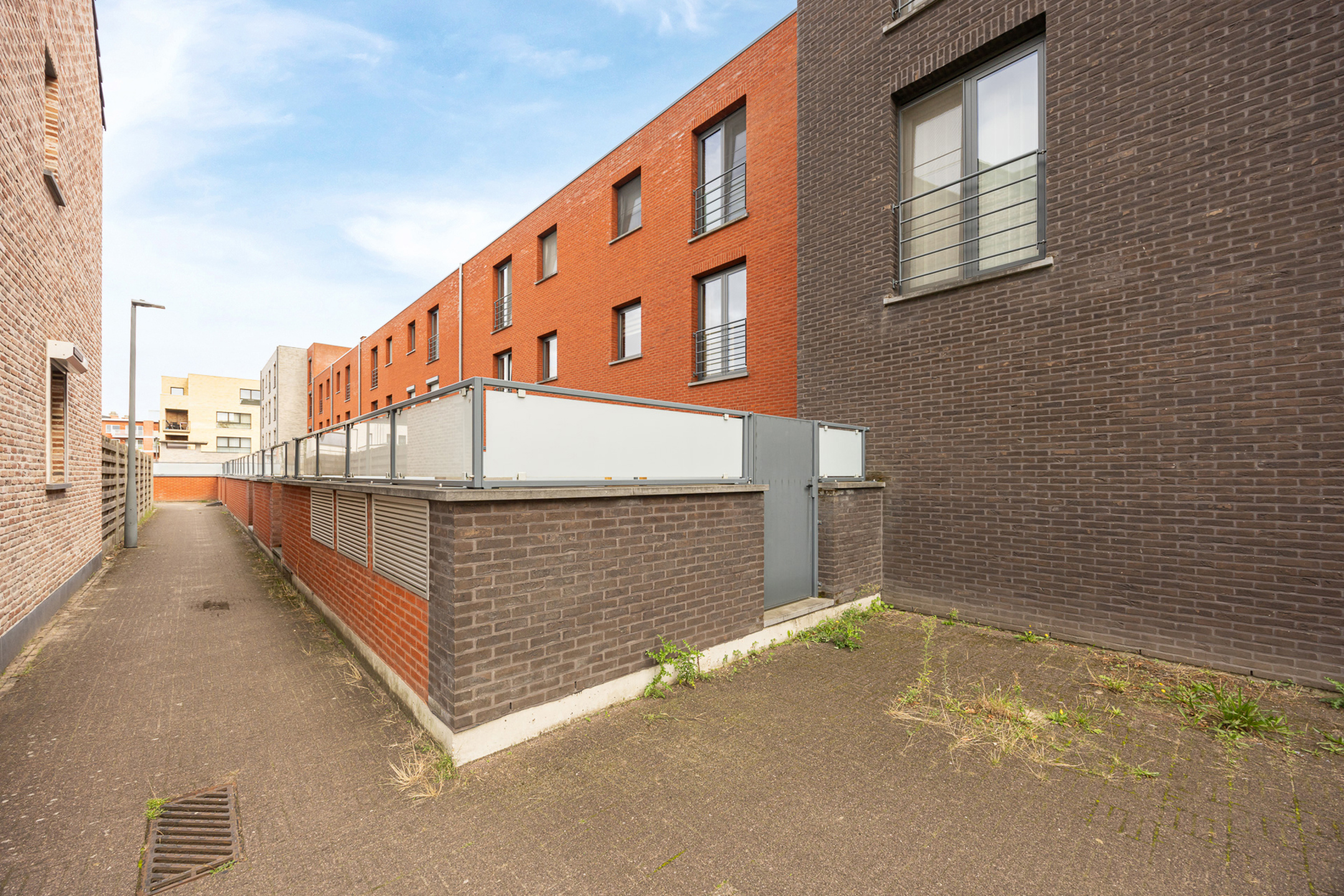 Appartement met 2 slaapkamers, terras en garage. - foto 5