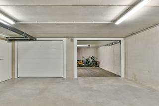 Deze recente, afgesloten en volwaardige garagebox is gelegen op een toplocatie in Middelkerke, op slechts 700 meter van het Silt en de zeedijk...