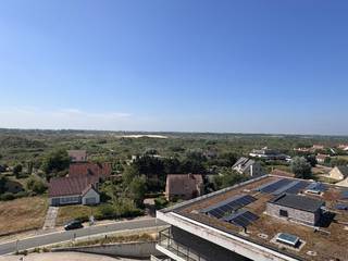 Assistentiewoning met subliem zeezicht en zicht over de Westhoekduinen, vlakbij het strand en de natuur.Inkomhal, woonkamer met open ingerichte...