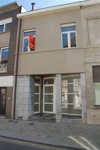 Cet appartement en duplex est très bien situé, à proximité du marché d'Audenarde et de toutes les écoles et commerces.L'appartement situé au 1er...