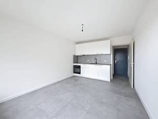 Renovated studio (24m²) for rent in Koksijde-bad. Close to the beach, shops,.. Ready to move in!Be sure to check out the 360° tour of the studio on our own website: www.dewaele.com!LAYOUT:- Third floor:- Entrance;- Living room with open kitchen equipped with all necessary appliances;- Bathroom with shower, washbasin and toilet;ADVANTAGES:- TOP location, near the beach and the shopping street of Koksijde;- Newly renovated;- Sufficient parking options in the area;- High-quality finish with high-quality materials.IMMEDIATELY AVAILABLE!Common costs: + €125, -/month (water, hot water and advance for common parts)Are you interested in this property for rent in Koksijde? Go to the website www.dewaele.com, click on the property you want to rent. Via the red button “request your visit”, we ask you to fill out a profile briefly. After that, we will contact you for a visit. No appointments can be made by phone.