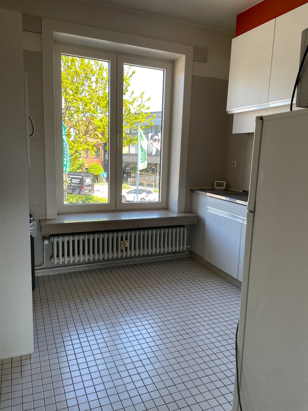 Ruim appartement met terras, 2 slaapkamers in half open bebouwing te Merelbeke centrum. - foto 4