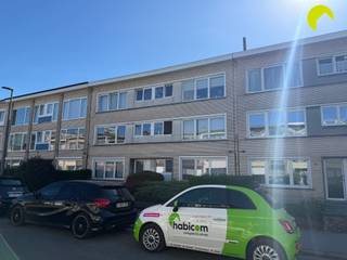Dit instapklare appartement situeert zich in een rustige woonwijk in Deurne, nabij de grens met Borsbeek. Openbaar vervoer, winkels, het...