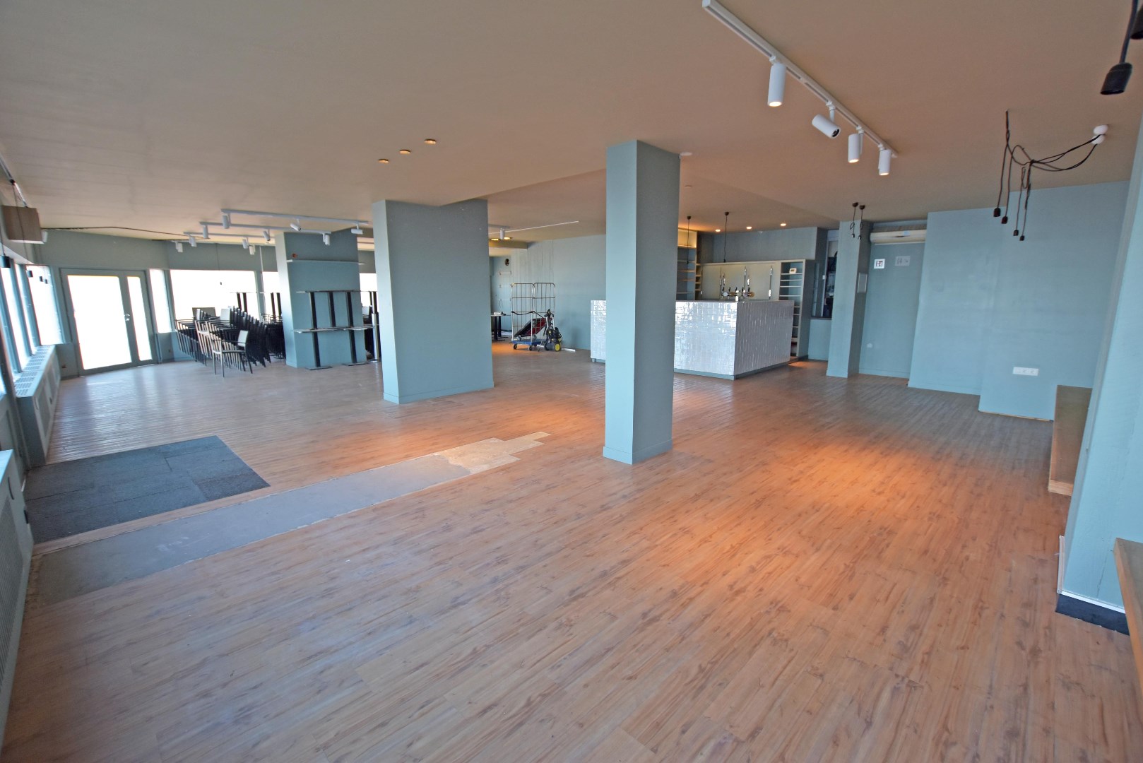 Horeca pand gelegen op een top locatie, op de hoek van de Zeedijk en het Lichttorenplein - foto 2