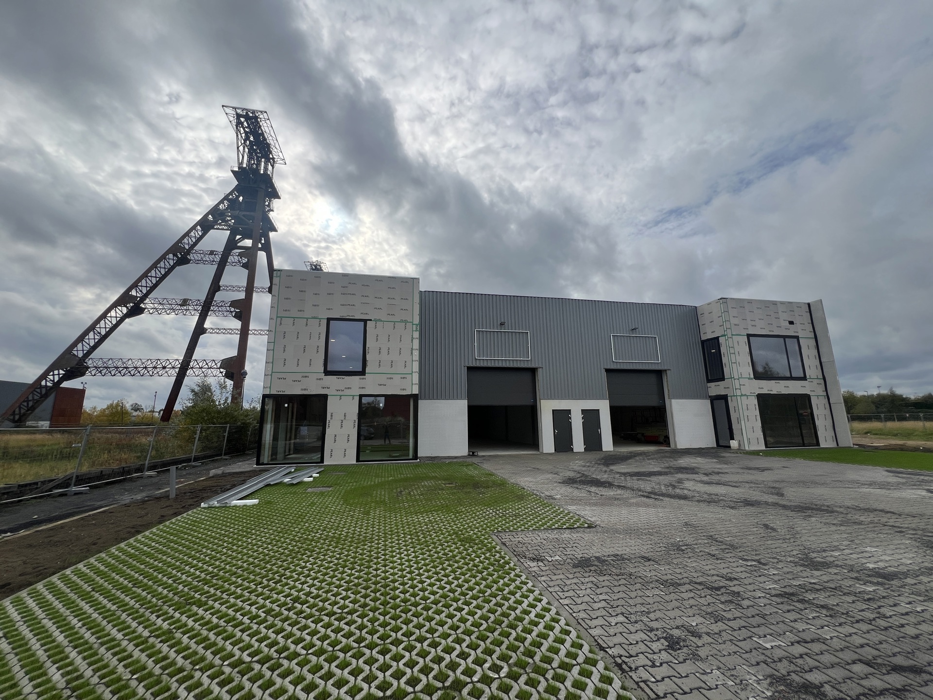 BEDRIJVENCAMPUS "MIJNPARK" - UNIT 6 - 386M² - foto 1