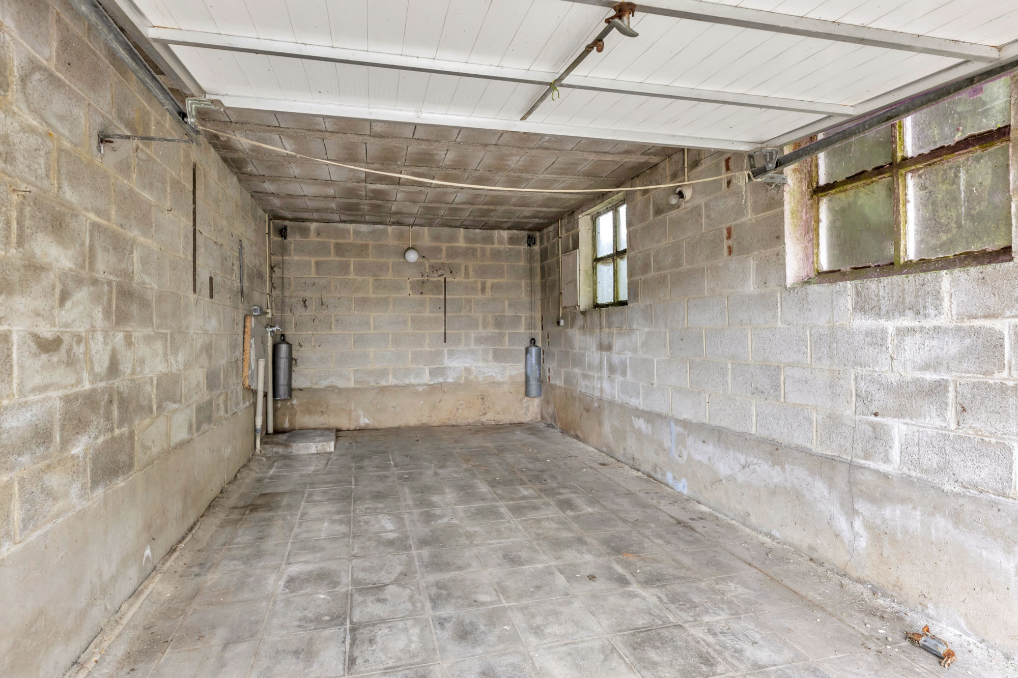 Te renoveren woning op 3a36ca met 3 slaapkamers en garage - foto 4