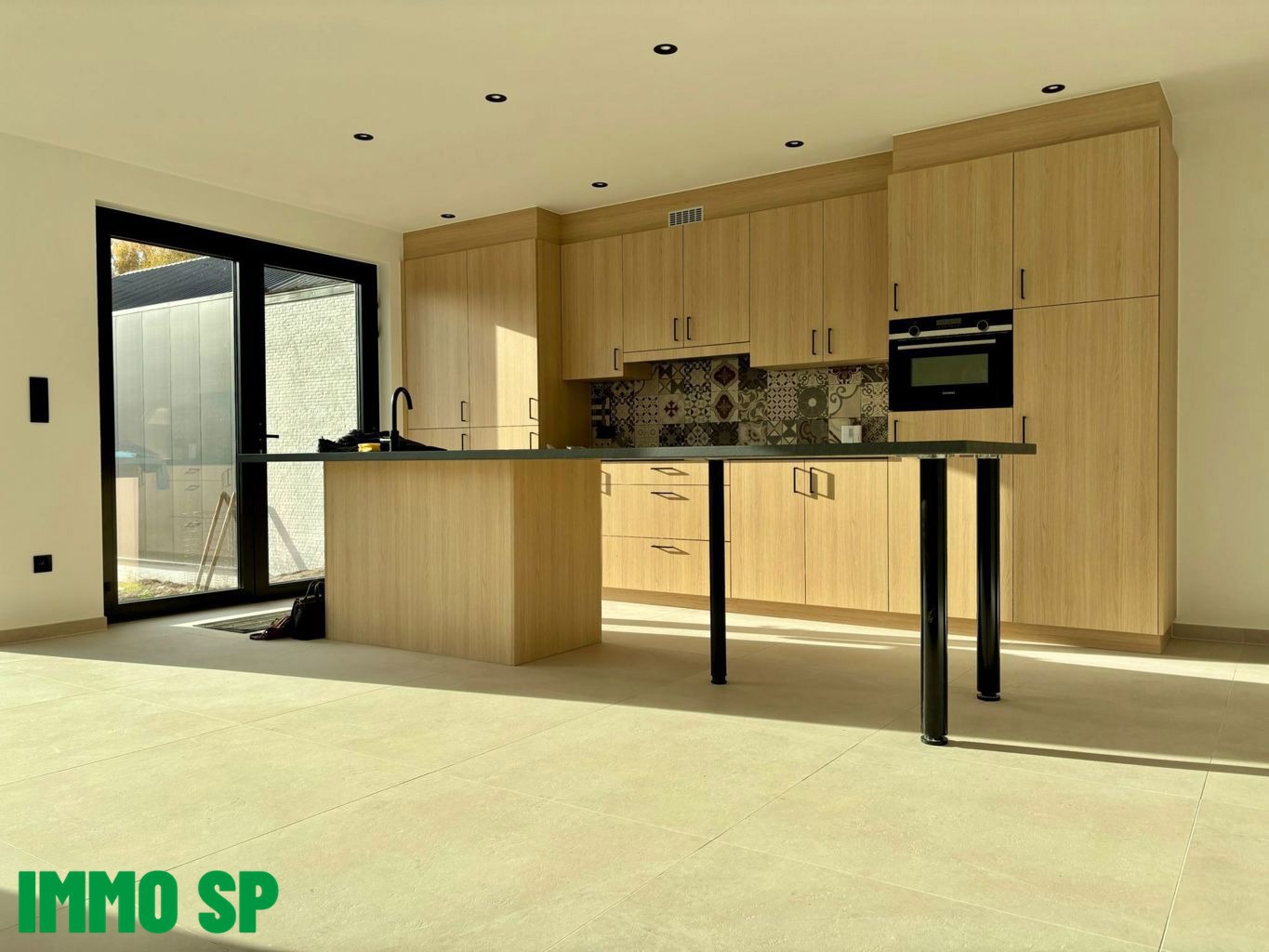 Ruime gezinswoning te huur — 5 slaapkamers &amp; heerlijke buitenruimte - foto 3