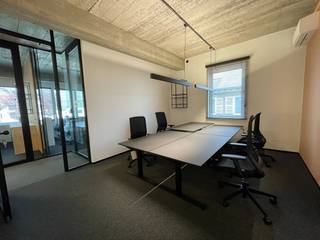 Fenomenaal gelegen all-in kantoren voor 8 personen te huur (ook andere mogelijkheden beschikbaar van 4 tot 22 personen) langs én met een...