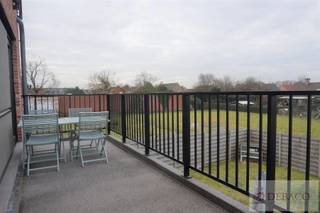 Appartement op de eerste verdieping met twee slaapkamers te Wiekevorst.Dit appartement bestaat uit een woonkamer, keuken (voorzien van o.a. koelkast,...