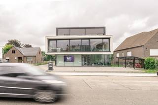 Indeling & Faciliteiten:- Office rooms- Event & board rooms- Classroom- Break-out rooms- Coworking spaces- Meeting rooms- Penthouse High-end...