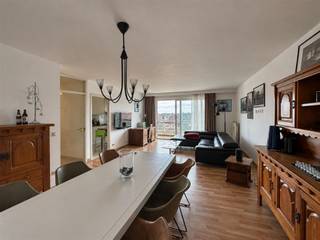 <p><span>Gelegen nabij het centrum van Duffel en op </span><span>wandelafstand van het station</span><span>, vinden we dit netjes onderhouden appartement met</span><span> EPC-label A</span><span>, gelegen in een verzorgd gebouw met </span><span>lift</span><span>.</span></p><p><span>Via de inkomhal, voorzien van een ingebouwde vestiairekast, komen we achteraan in de woning terecht in de ruime woonkamer met aansluitend de keuken en het overdekte terras.</span></p><p><span>Verder beschikt het appartement over een badkamer, apart gastentoilet, praktische berging en </span><span>twee slaapkamers</span><span>.</span></p><p><span>Bij het appartement hoort bovendien een </span><span>autostaanplaats</span><span> en een </span><span>kelderberging</span><span> van ca. 3 m². Ook kan gebruik worden gemaakt van de </span><span>gemeenschappelijke fietsenberging</span><span>.</span></p><p><span>Kortom, een praktisch en comfortabel appartement met een uitstekende energiescore, gelegen op een gunstige locatie nabij het centrum en het station van Duffel.</span></p><p><span>Beschikbaar vanaf </span><span>1 december 2026.</span></p><p><span>Maandelijkse forfaitaire kosten: </span><span>€100/maand</span><span><br />Voorschot water: </span><span>€50/maand</span></p><p><span> </span></p><p><span>Interesse? Neem contact met ons op voor meer informatie of om een bezichtiging in te plannen via </span><span>015 200 999</span><span> of <span>info@vastgoedplus.be</span></span><span>.</span><span> </span></p>