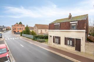 This house, which is to be demolished, is located in a favorable location along Itterbeeksebaan on a plot with interesting development potential...