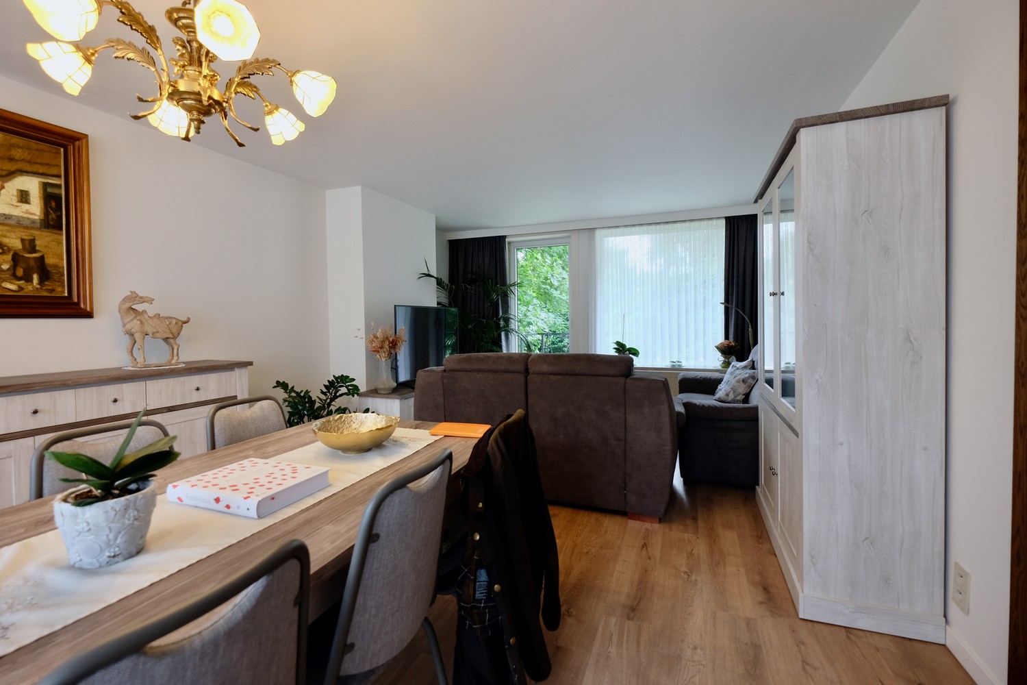 Ruim drie slaapkamer appartement TE HUUR - foto 3