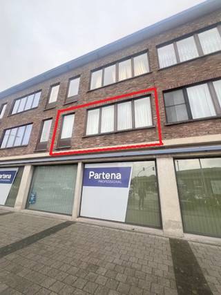 NET STARTERS APPARTEMENT MET CARPORT 1 STE VERD. ruime living met veel lichtinval, moderne witte keuken, 2 vrij ruime slaapkamers, badkamer met...