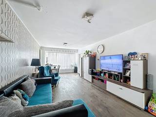 Appartement van 1963 met een gunstig EPC B-label. Alle ramen zijn voorzien van dubbele beglazing. Oppervlakte van het appartement bedraagt 96 m²...