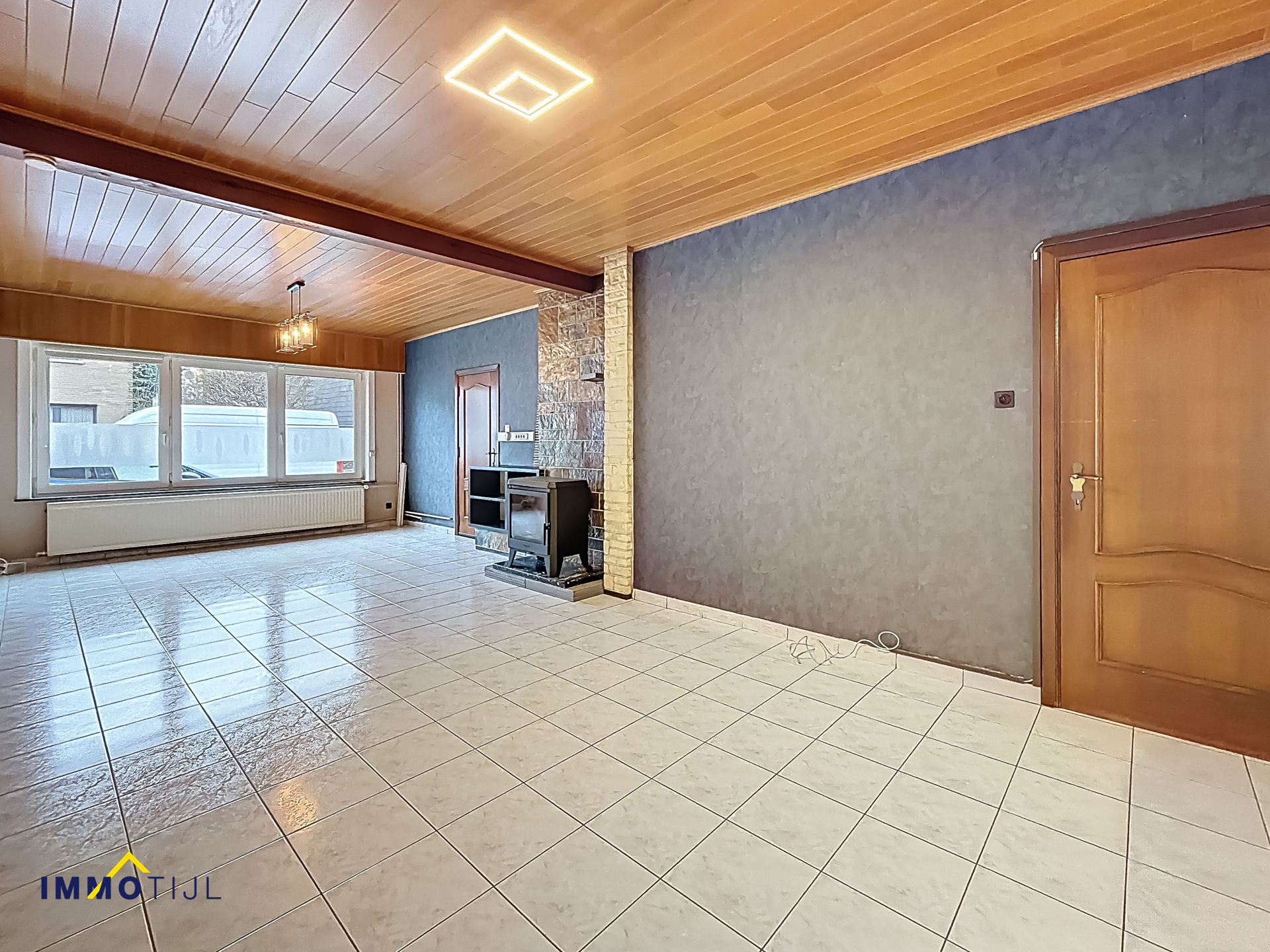 Halfopen gezinswoning met drie slaapkamers in rustige buurt! - foto 5