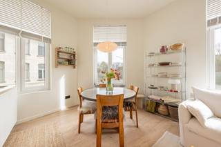 We vinden dit aangenaam 1 slaapkamer appartement (50m2) op de hoek van de Uitbreidingstraat en de Generaal Capiaumontstraat in Berchem,...