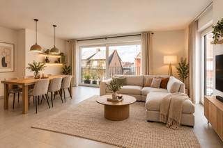 <strong><u>Huurprijs: 725 euro basishuurprijs + 65 euro gemeenschappelijke kosten per maand.</u></strong><br /><br />Op zoek naar een modern, lichtrijk en energiezuinig appartement met een aangename buitenruimte? Dit instapklare appartement op de eerste verdieping van Juliaan Claerhoutstraat 7 in Wielsbeke combineert hedendaags wooncomfort met een praktische indeling en een uitstekende ligging.<br /><br />Het appartement bevindt zich aan de voorzijde van het gebouw en beschikt bovendien over een <strong>privatieve autostaanplaats</strong> vooraan. Fietsen kunnen veilig worden gestald in de <strong>gemeenschappelijke fietsenberging.</strong><br /><br />🏡 <u><strong>Indeling</strong></u><br />Bij het binnenkomen ervaart u meteen de aangename, open sfeer van dit appartement.
<ul>
	<li>Lichtrijke woonkamer met grote raampartijen en veel natuurlijke lichtinval</li>
	<li>Gordijnen inbegrepen, zodat de leefruimte meteen sfeervol kan worden ingericht</li>
	<li>Open, moderne keuken, volledig geïnstalleerd en voorzien van de nodige inbouwtoestellen</li>
	<li>Apart gastentoilet</li>
	<li>1 slaapkamer</li>
	<li>Moderne badkamer met lavabomeubel en comfortabele inloopdouche</li>
	<li>Praktische technische ruimte/berging, ideaal voor wasmachine, droogkast en extra bergruimte</li>
	<li>Zonnig terras, perfect om te genieten van een koffie, aperitief of zomerse avond</li>
</ul>
♨️ <strong><u>Comfort &amp; energiezuinig wonen</u></strong><br />Dit appartement is volledig instapklaar en werd ingericht met het oog op hedendaags wooncomfort.<br /><br /><u>Troeven:</u>

<ul>
	<li><strong>Onmiddellijk beschikbaar!</strong></li>
	<li>BEN-gekeurd / zeer energiezuinig</li>
	<li>Vloerverwarming</li>
	<li>Moderne en volledig geïnstalleerde keuken</li>
	<li>Privatieve autostaanplaats</li>
	<li>Gemeenschappelijke fietsenstalling</li>
</ul>
<br />📍 <strong><u>Centrale ligging in Wielsbeke</u></strong><br />De Juliaan Claerhoutstraat bevindt zich in Wielsbeke-Centrum, waardoor u dagelijkse voorzieningen en het centrum vlot binnen handbereik heeft. De straat behoort tot het centrumgebied van Wielsbeke; in de nabije omgeving bevinden zich onder meer scholen, winkels en andere voorzieningen.<br />Ook voor wie pendelt is de ligging interessant. Wielsbeke ligt in de regio tussen Waregem, Kortrijk en Roeselare en beschikt over goede verbindingen richting de omliggende gemeenten en belangrijke verbindingswegen. Waregem ligt op ongeveer 7 km, Kortrijk op 13 km en Roeselare op 20 km. De N357 en N382 zorgen voor verbindingen richting onder meer Waregem en Roeselare.<br /><br />Een bezoek is absoluut de moeite waard! Contacteer Alicia <strong>+32 473 24 22 81</strong> of mail <strong>alicia@vastgoedcanniere.be</strong>