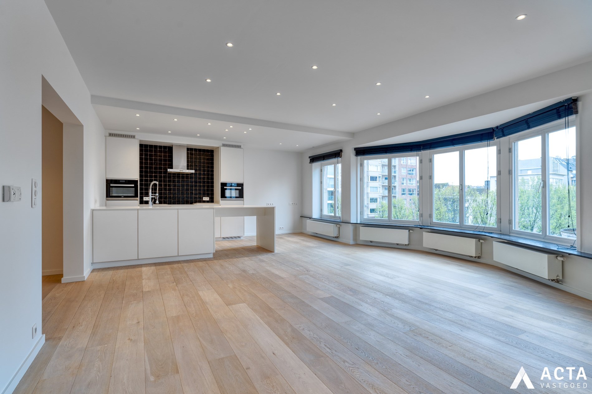 Ruim instapklaar appartement met twee slaapkamers in het centrum van Oostende - foto 1