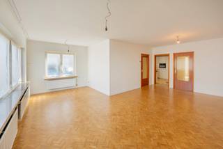 Dit lichtrijke duplexappartement, gelegen op de eerste en tweede verdieping van een kleinschalig gebouw in de Wijngaardstraat 39 te Mechelen,...