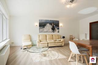 Te koop: instapklaar appartement in het centrum van Koksijde, op korte wandelafstand van de zeedijk en de duinen.2 parkingplaatsen inclusief! Dit...