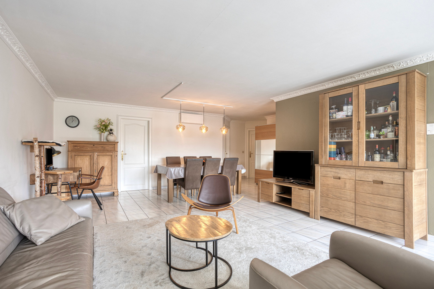 Ruim instapklaar appartement met 3 slks, terras en garagebox! - foto 4