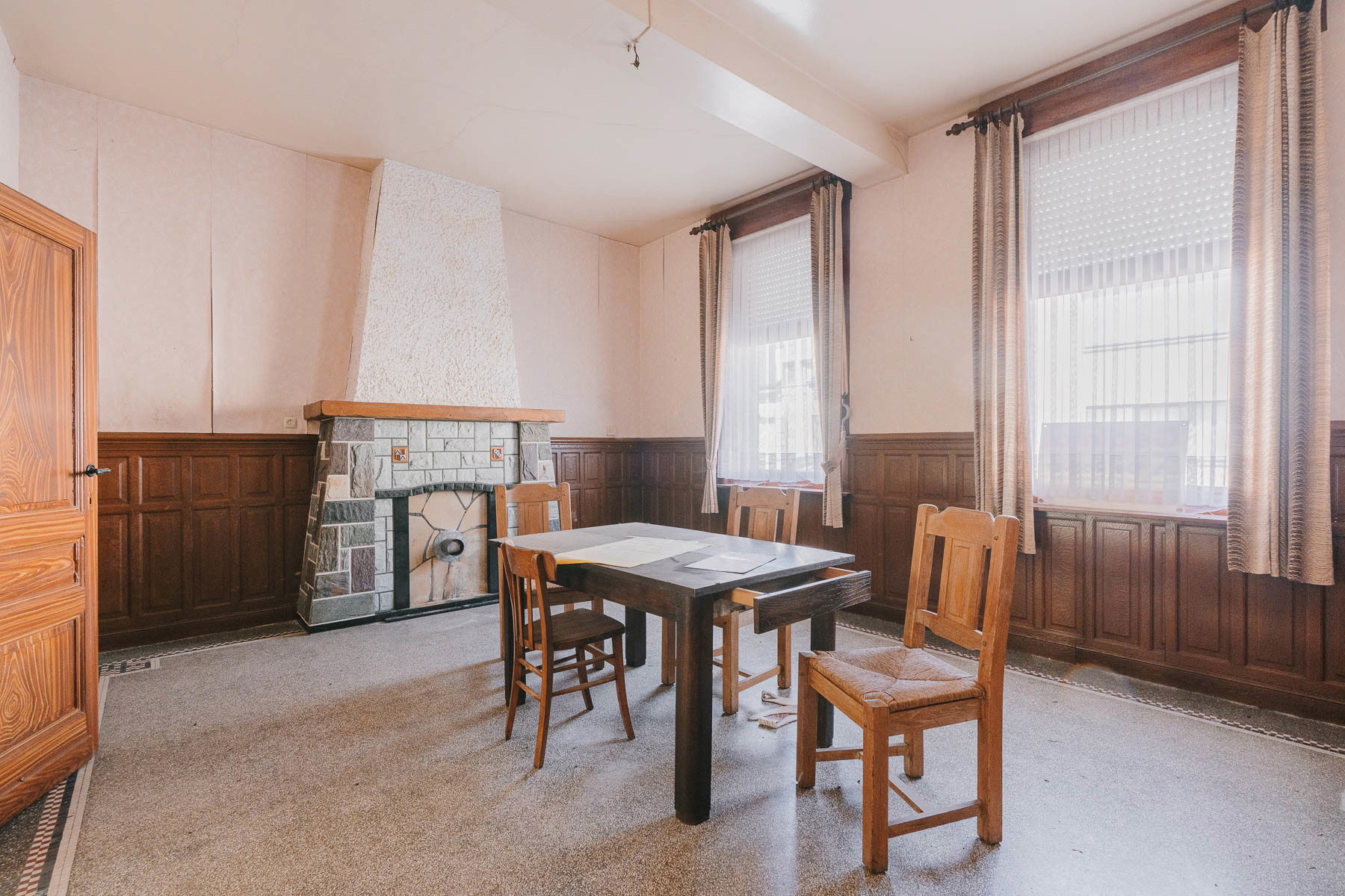 Karaktervolle, te renoveren woning met tal van mogelijkheden - foto 5