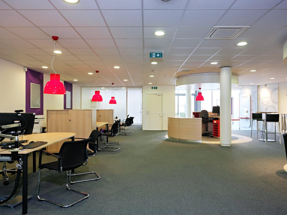 Commerciële ruimte langs invalsweg van Roeselare - foto 5