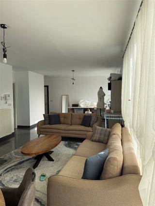 Instapklaar en ruim appartement met tuin te huur in AalstWelkom in dit lichtrijk appartement van 110 m², gelegen in een rustige straat op korte...