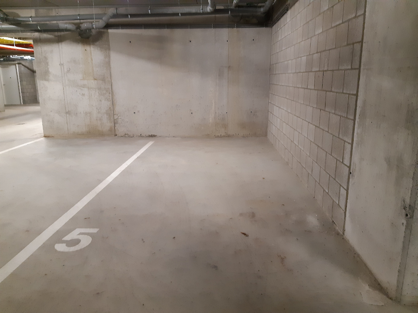 Ondergrondse autostaanplaats te Haasdonk - photo 1