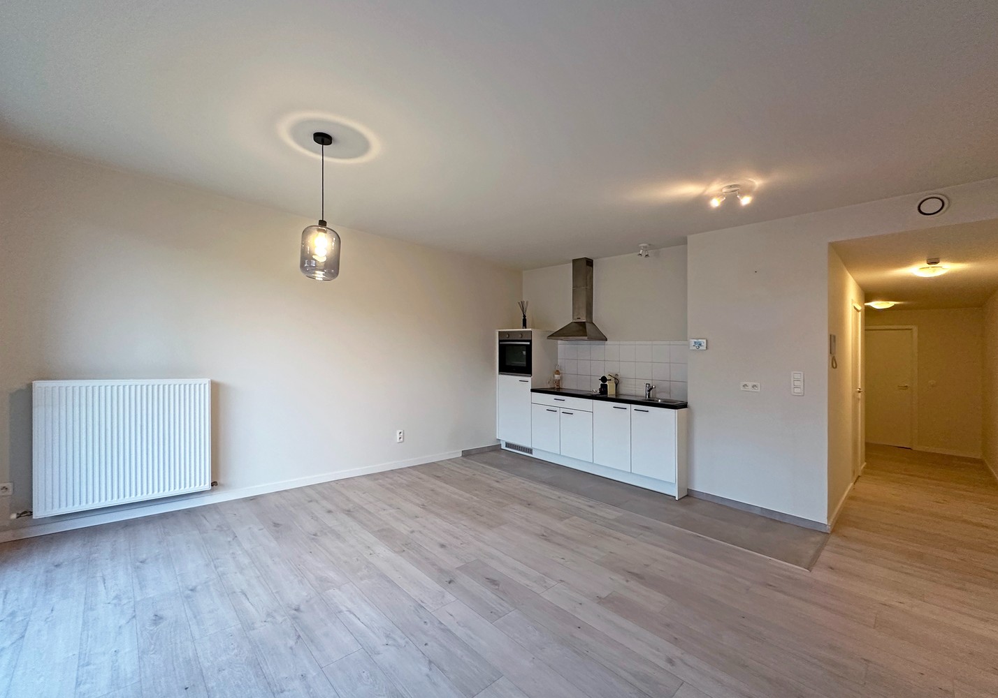 Instapklaar 1-SLPK appartement met een tuin te Deurne op toplocatie! - foto 3