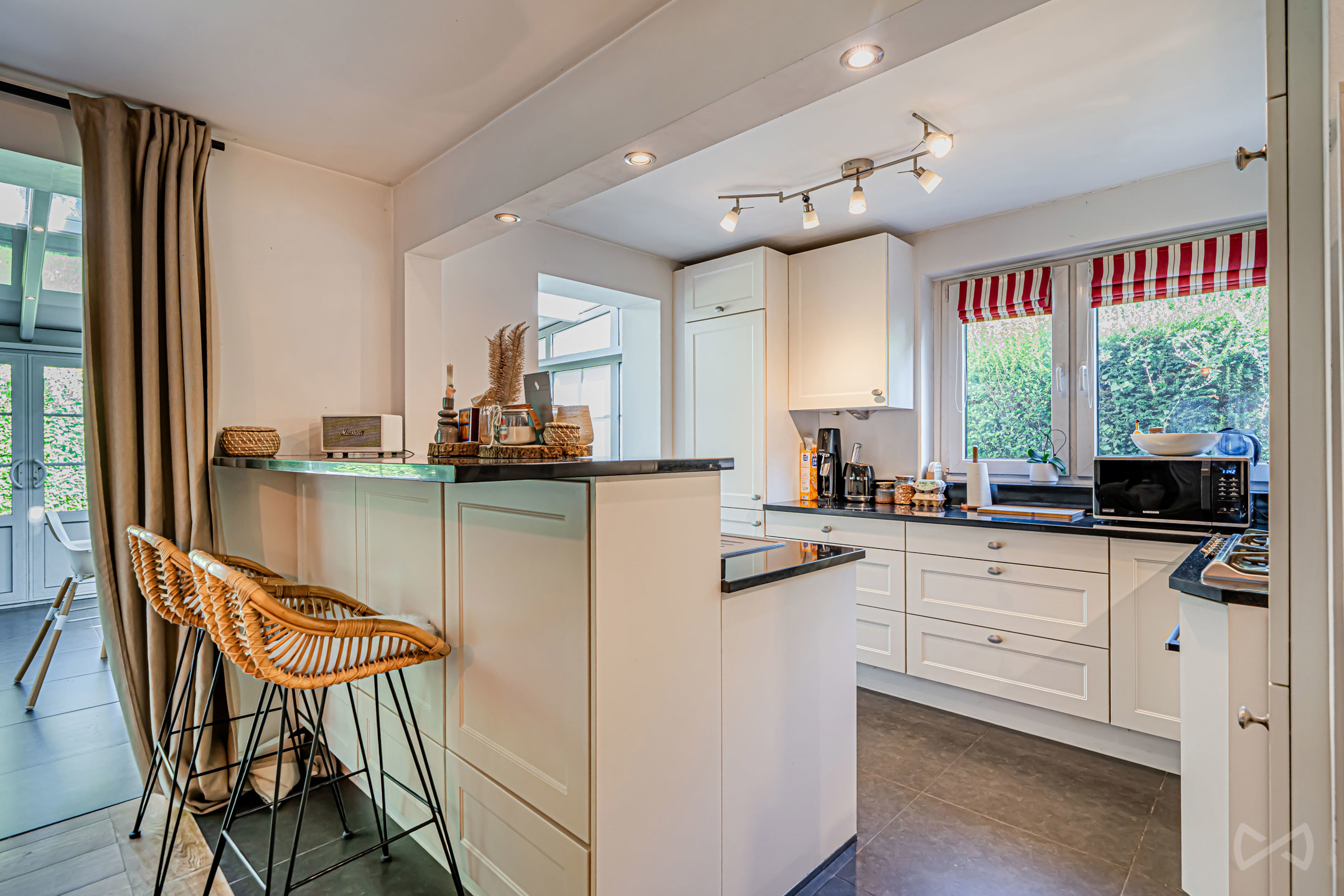 Maison unifamiliale avec 2 appartements  - foto 4