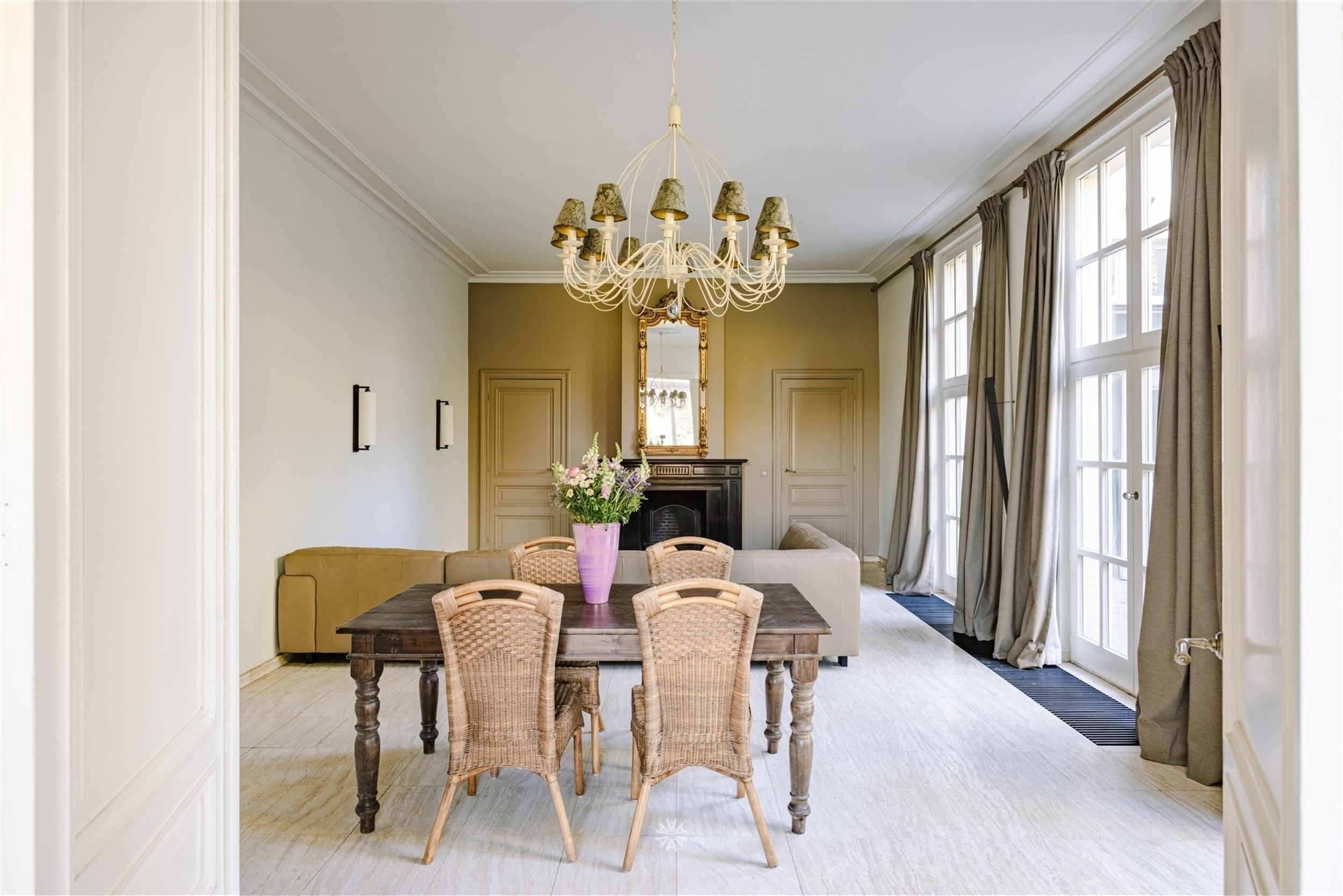 Klassevolle herenwoning met professioneel potentieel - foto 5