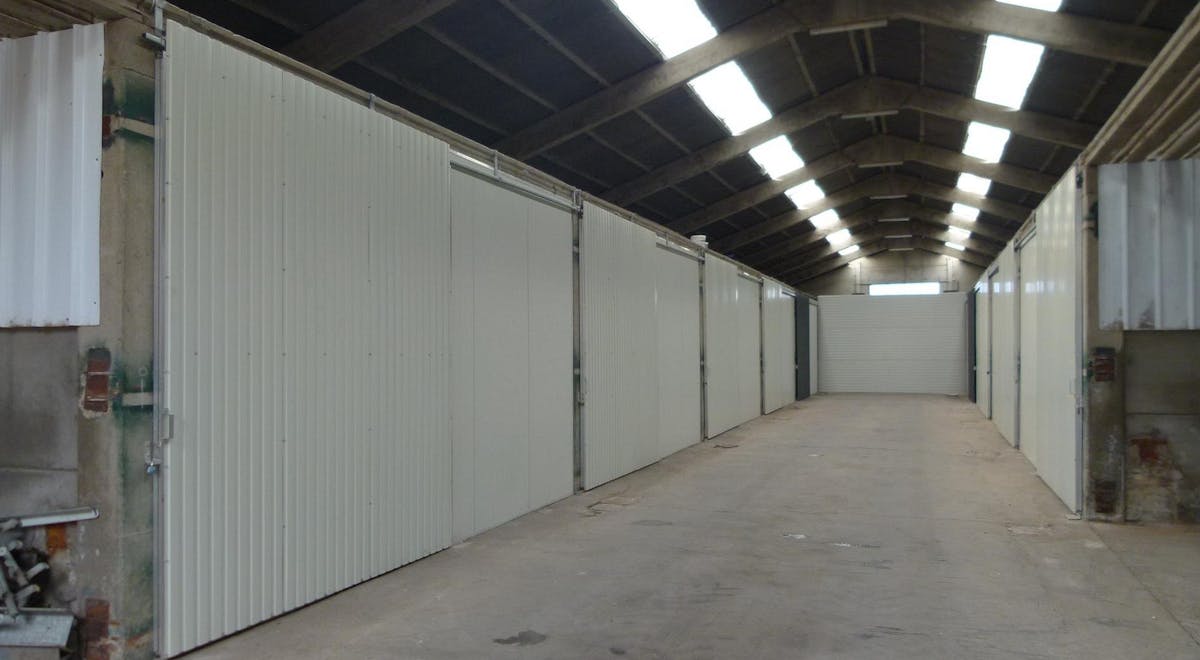 Warehouse of approx. 50 m² for rent in Beselare - photo 1