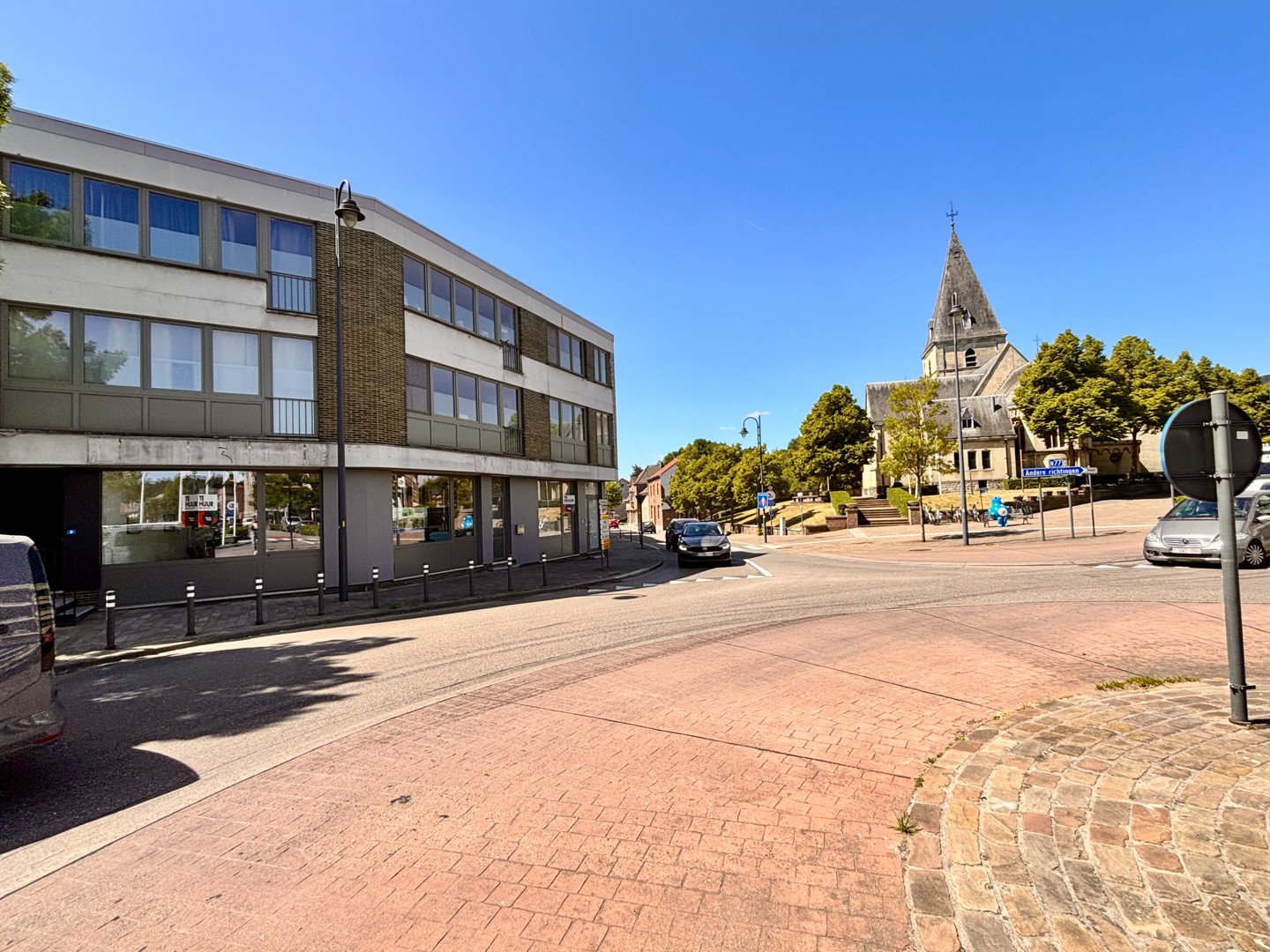 Kantoorruimte te huur in het hart van Zutendaal - foto 2