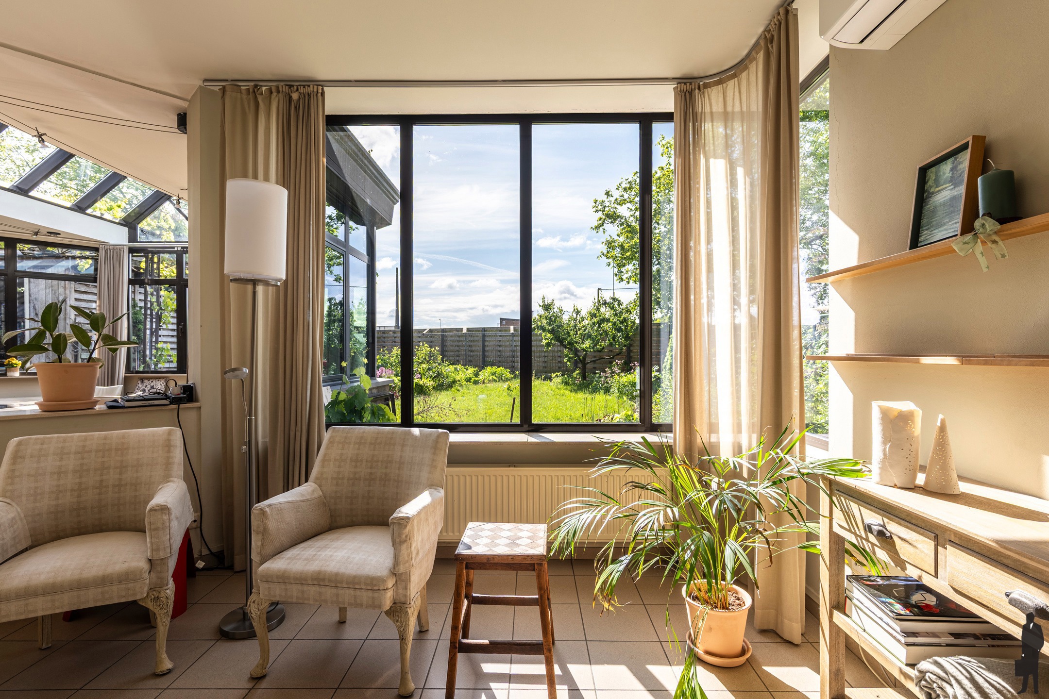Vrijstaande, ruime gezinswoning met 5-7 slpk. en/of mogelijkheden tot kantoor - beroep aan huis - foto 4