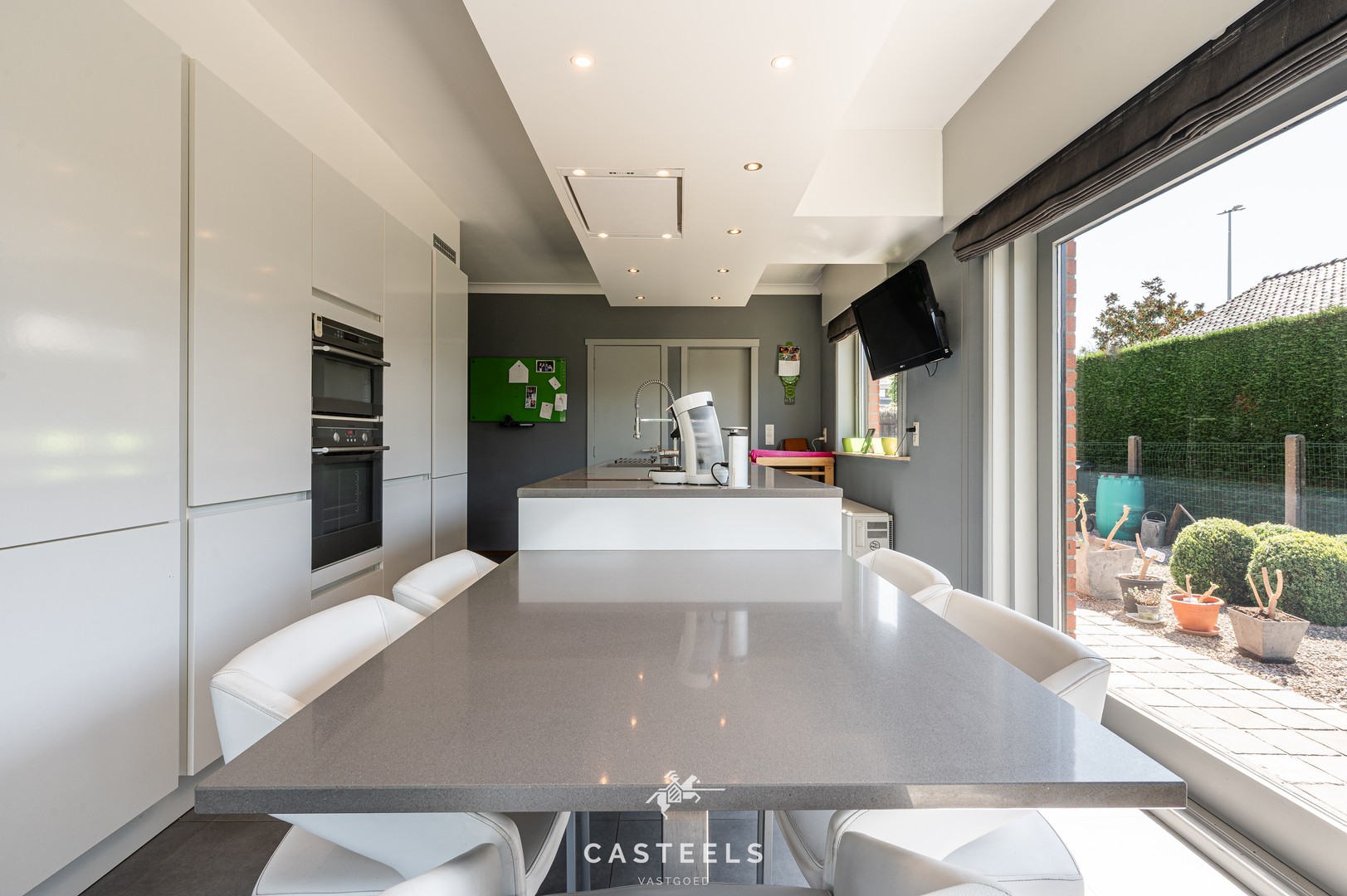 Instapklare bungalow met potentieel op prachtig perceel te koop - foto 3