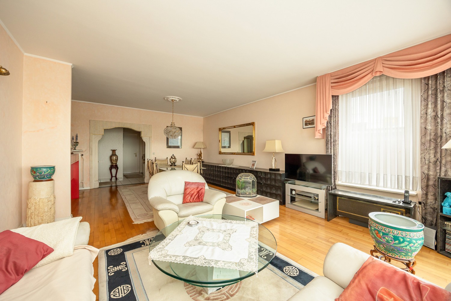 Ruim en lichtrijk 2-slaapkamerappartement met terras - foto 4