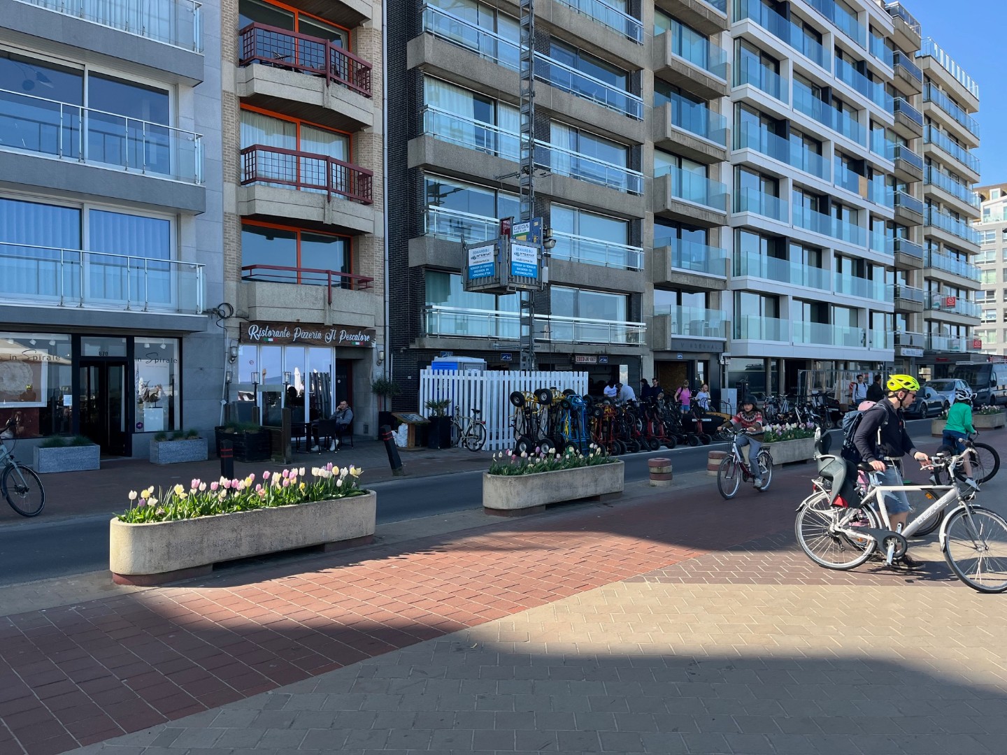 Handelspand met mooi vitrineruimte gelegen op de Zeedijk, mooi gelegen tussen Lichttoren- en Albertplein. - foto 3