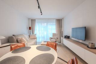 Beautifully renovated studio in the Aigues Marines Residence. This ready-to-move-in studio is very well located in the middle of the shopping...