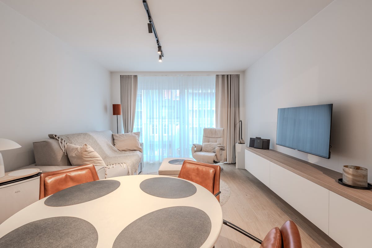 Stijlvol gerenoveerde studio op toplocatie - foto 2