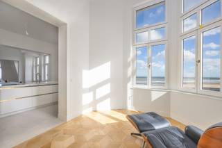 UNIQUE SEASIDE LIVING EXPERIENCE IN A FULLY RESTORED HERITAGE VILLAIn the prestigious Villa Louiza, part of the exclusive Troon 17 project, lies this...