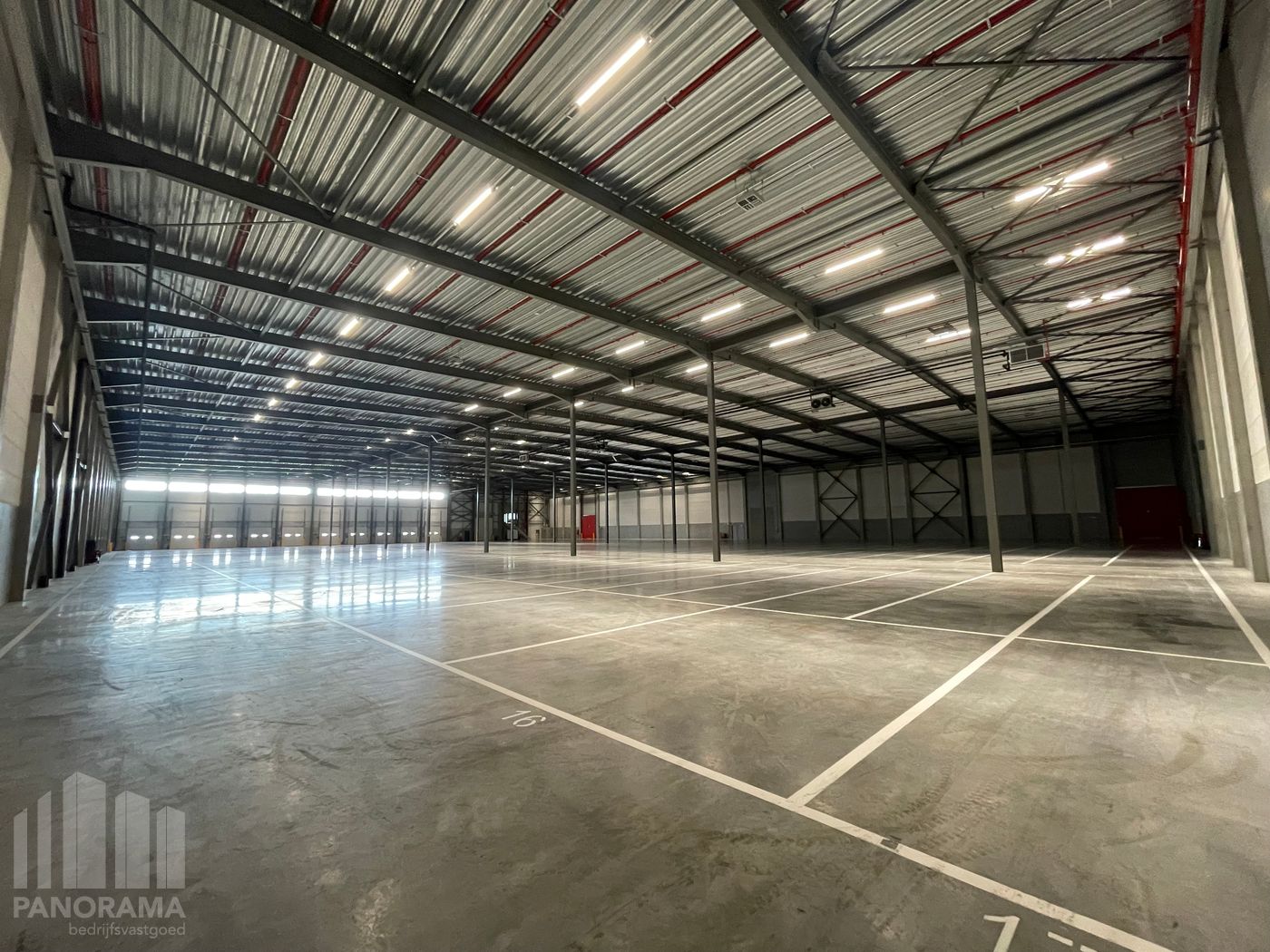 Logistiek magazijn van 29.311 m² + 1.282 m² kantoorruimte - foto 5